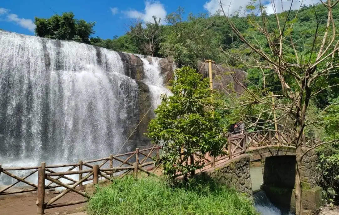 Gandahathi Waterfall