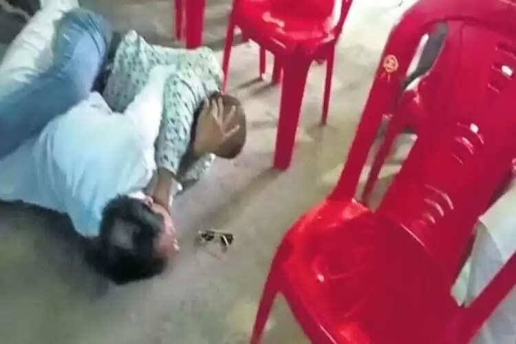 two congress leader fight for chair in rourkela congress office
